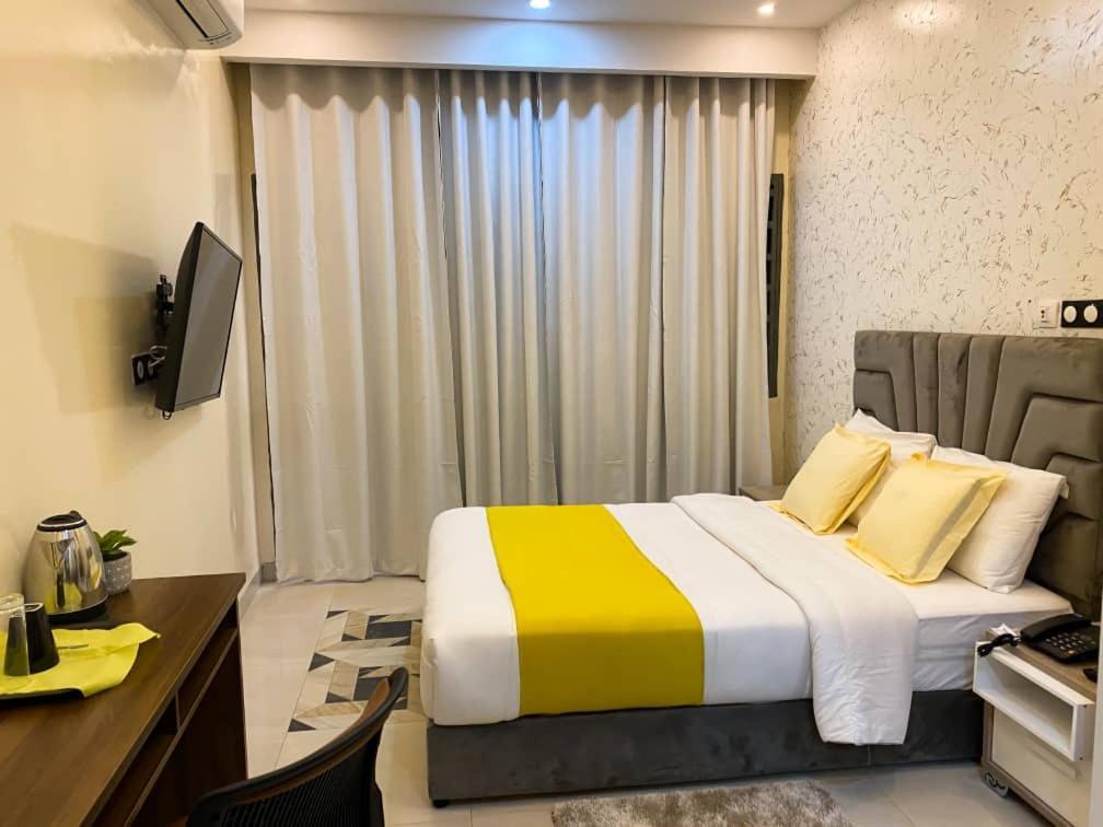 Complexe Hotelier And Ouagadougou Kültér fotó