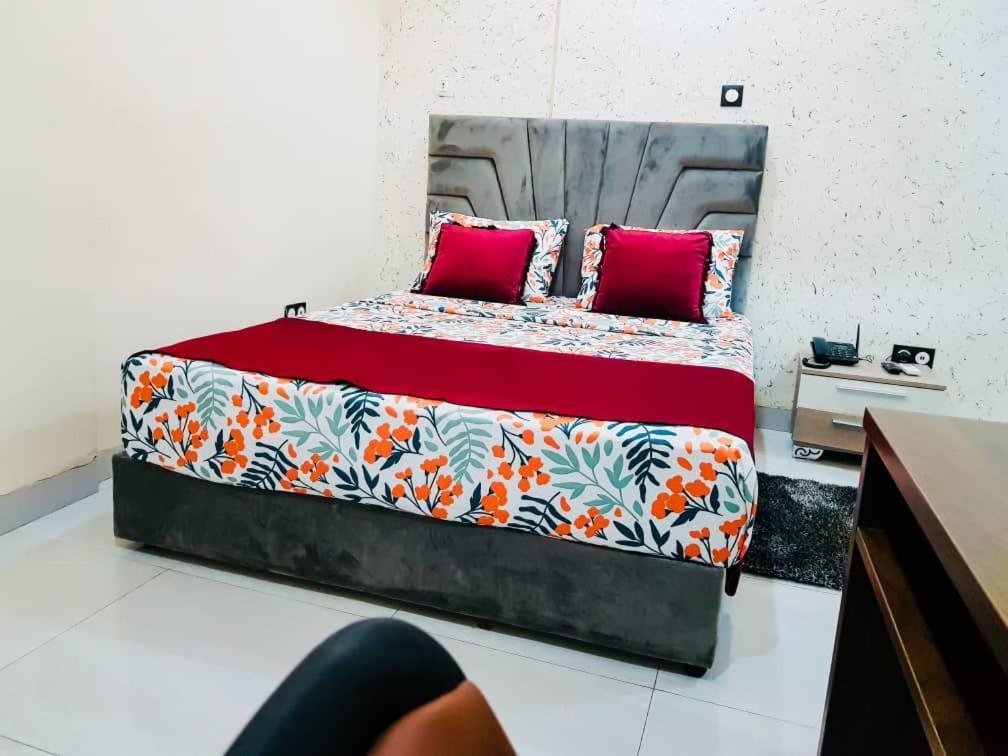 Complexe Hotelier And Ouagadougou Kültér fotó